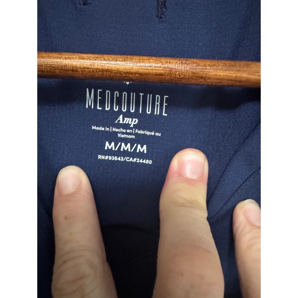 Med Couture Amp Scrub Top Womens M Navy Blue Excellent V-Neck Ribbed MC701 - Picture 8 of 10